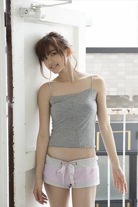 朝比奈彩