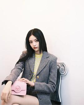 张艺上