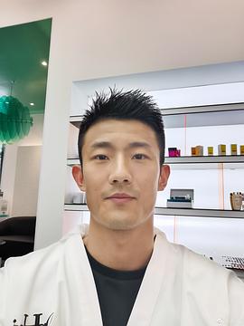 谌龙