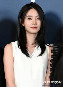申诗雅