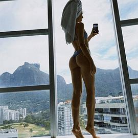 卡米拉·凯伊霍兹
