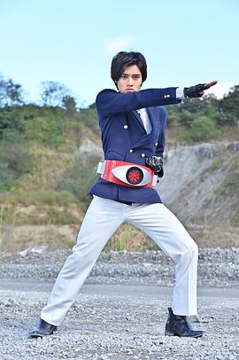 藤冈真威人