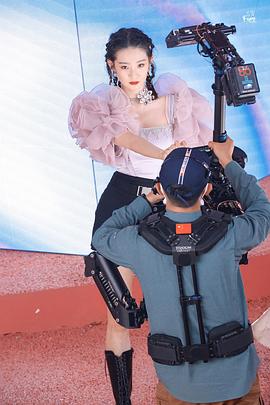 张艺凡