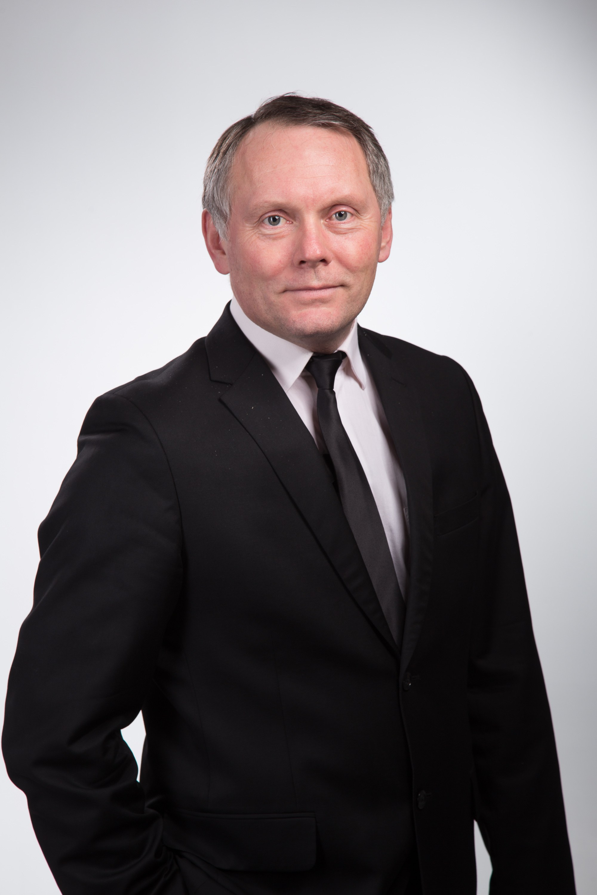 安德烈斯·迪敏杰尼诺夫