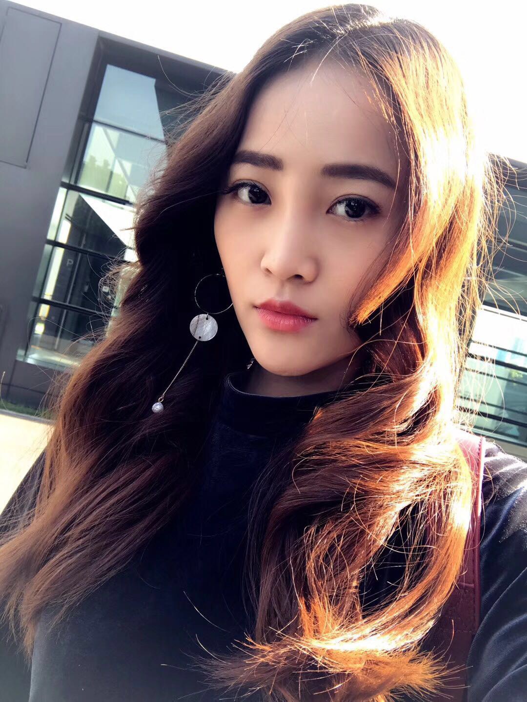 李小彤