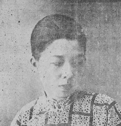 何梅影