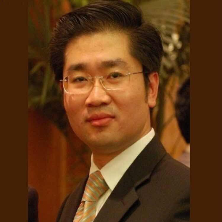 颜立维