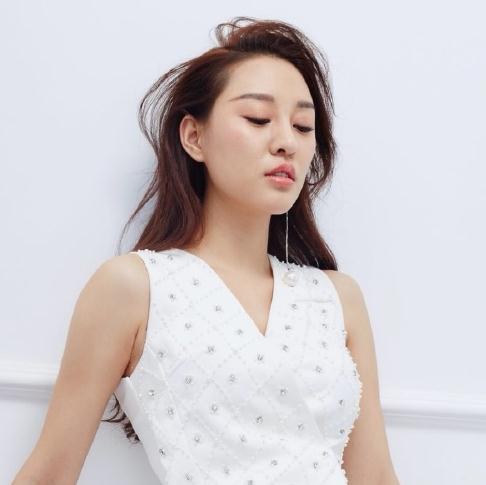 胡龄尹