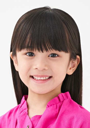 秋山加奈