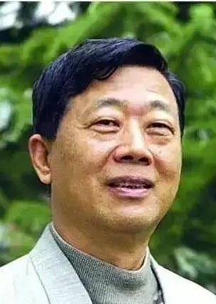 韩伟