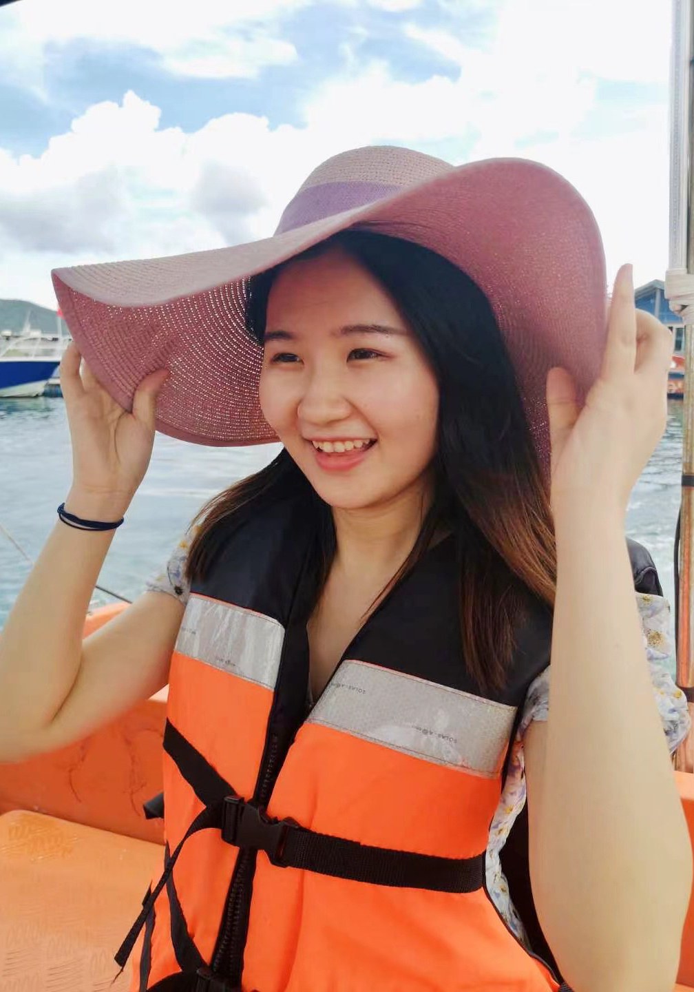 余莹