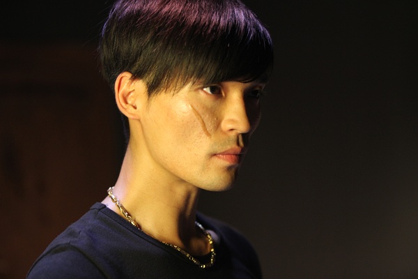 李艺东