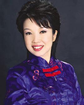 黄薇
