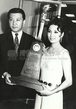 李行