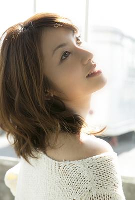 内山理名