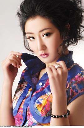 李依馨