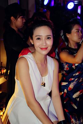 于明加