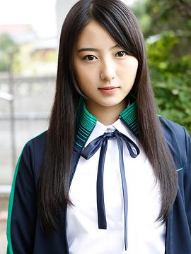 高田里穗