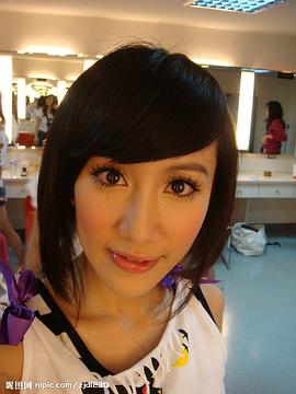 黄暐婷