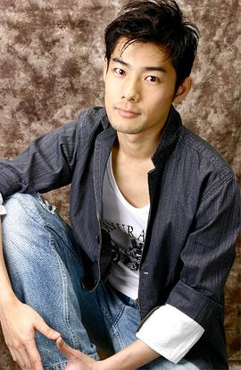 施易男