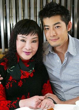 施易男