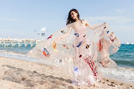 安琪拉·芳贞