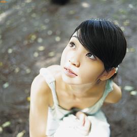 秋山奈奈