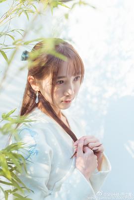 严佼君