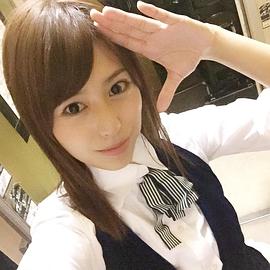 瑠川莉娜