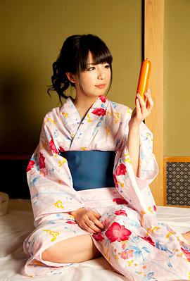 栗林里莉