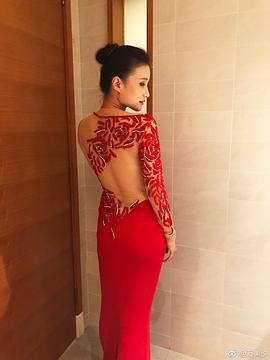 万美汐