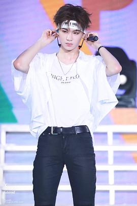 黄明昊