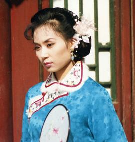 邝美云