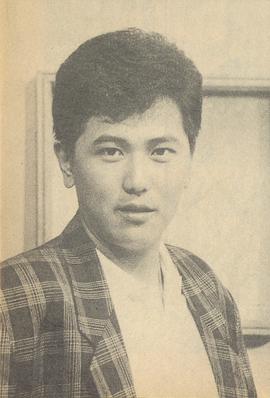 侯冠群