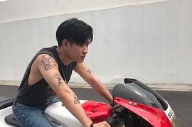 王亮