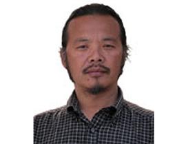 李伟