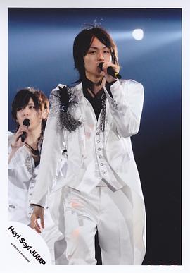 伊野尾慧