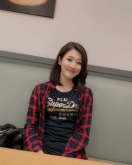 邓佩仪