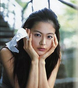 黑谷友香