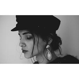 丽莎·维卡里