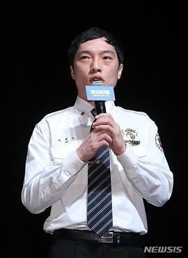崔英佑
