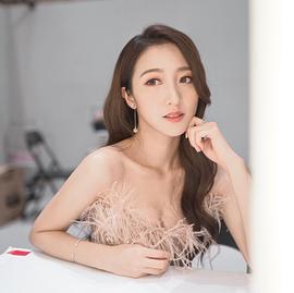 何依婷