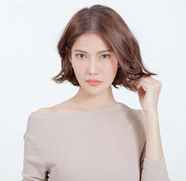 坎娜芃·彭彤