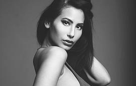 Victoria Simone