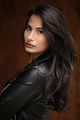 Victoria Simone