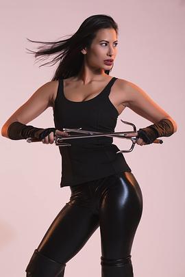 Victoria Simone