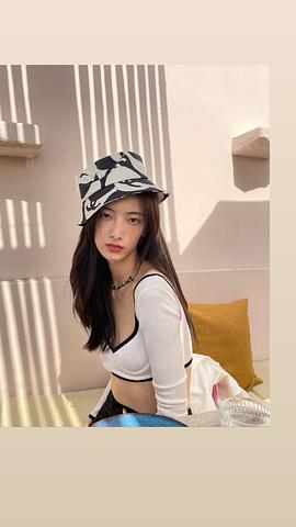 项偞婧