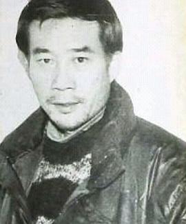 李雪健