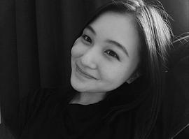 山口麻友