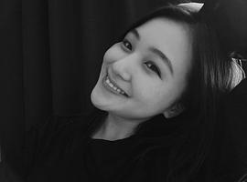 山口麻友
